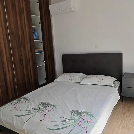 아파트 Flat Tseri